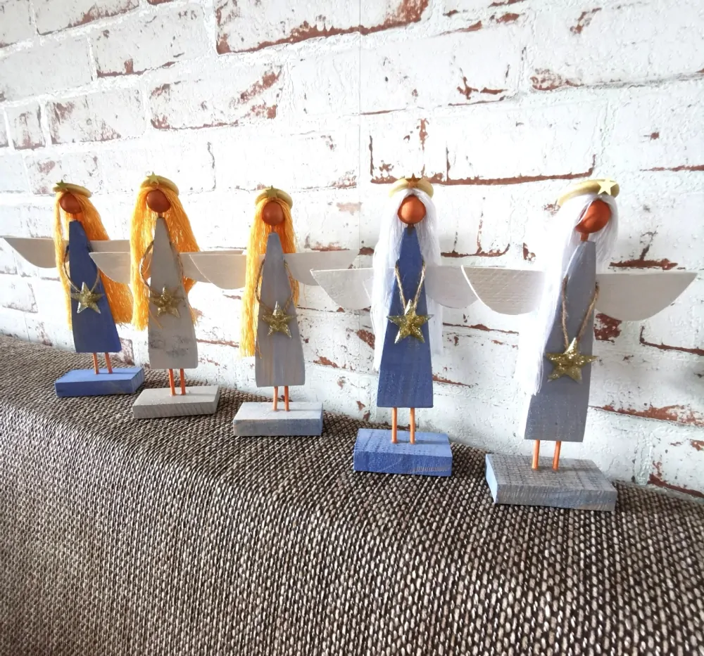 Dřevěná dekorace - Andělská postavička