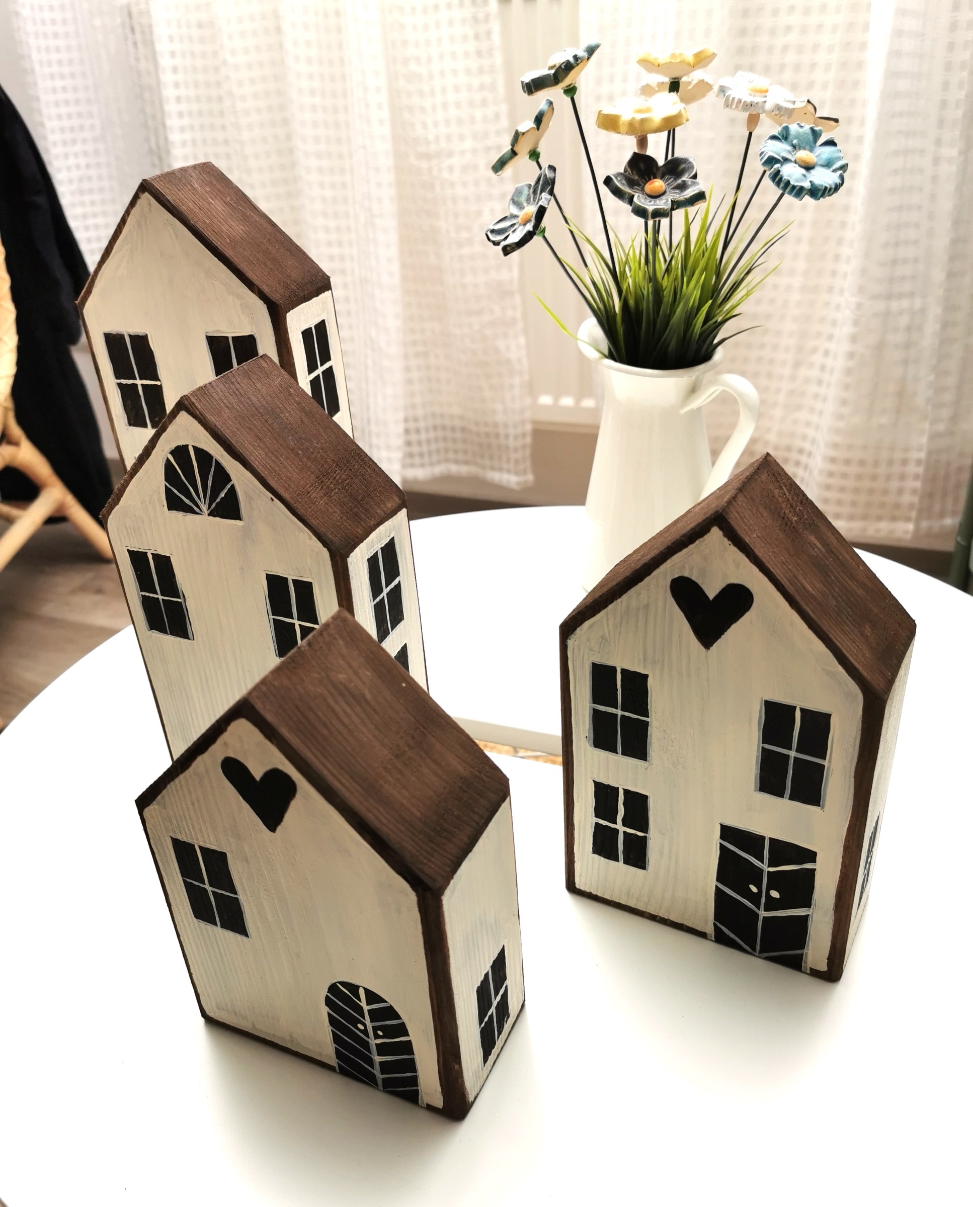 Dřevěné dekorace ve tvaru domečku - MAXI SVĚTLÝ (1kus)