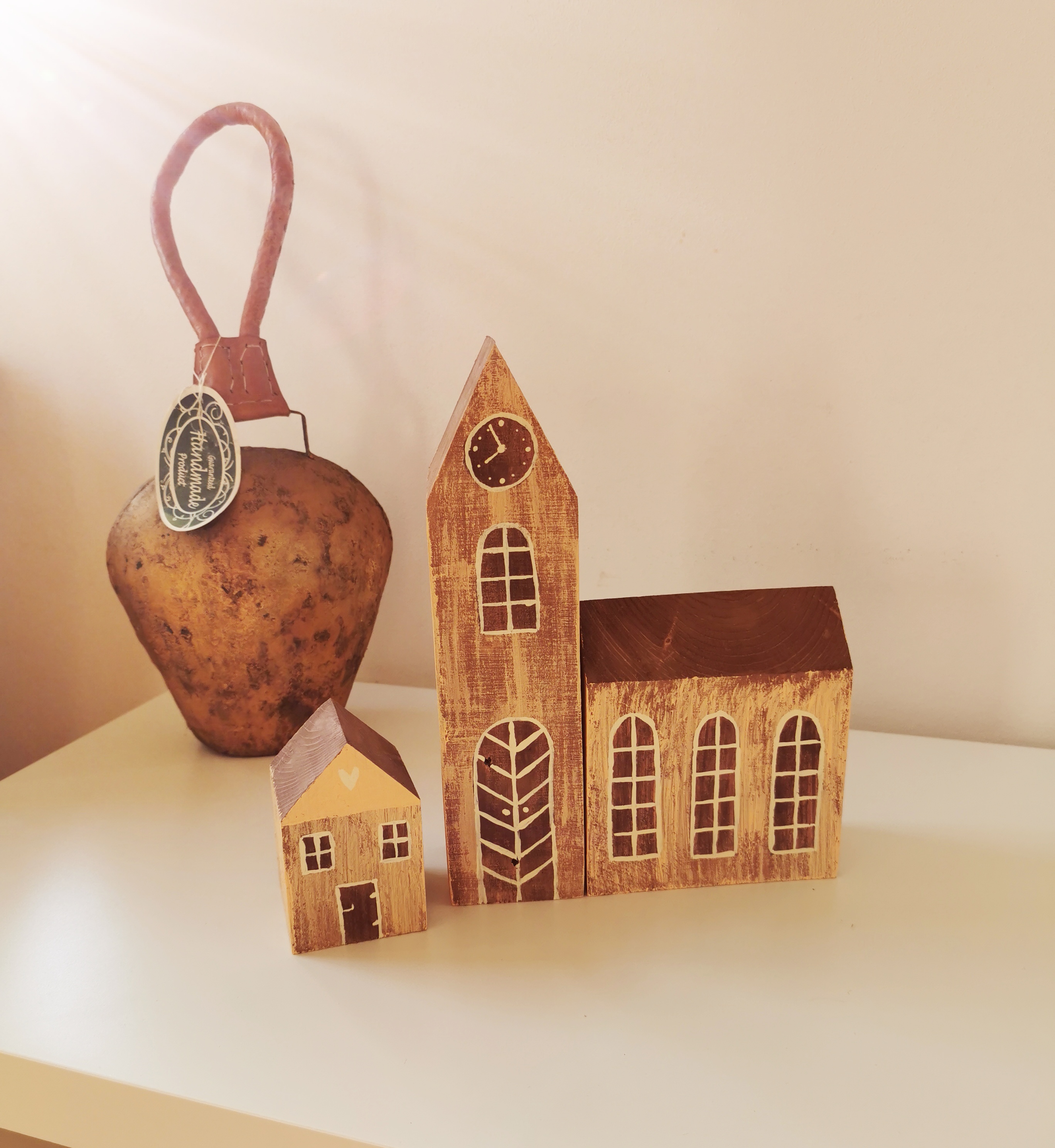 Dekorace dřevěný kostelíček