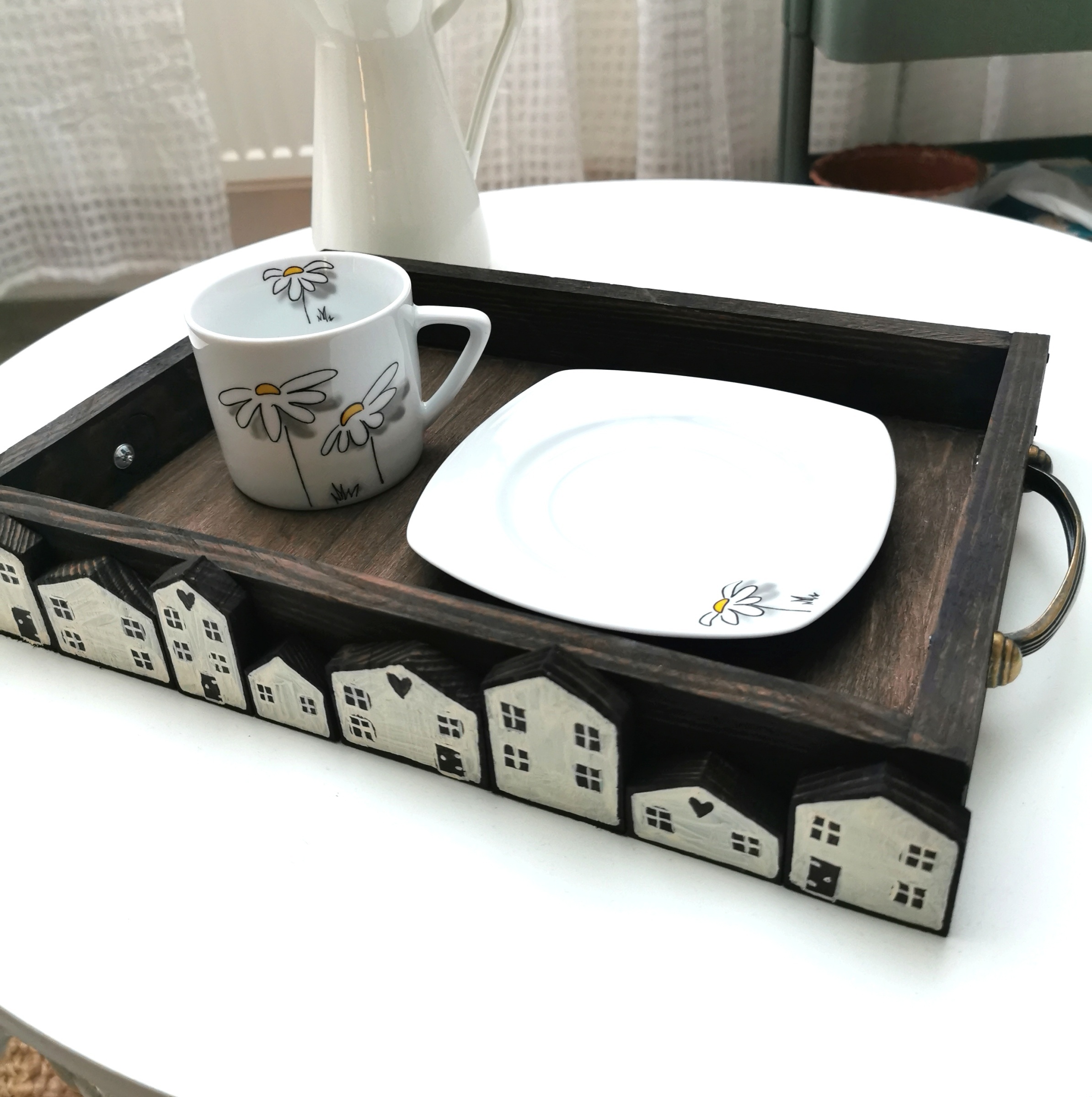 Velký dřevěný tácek s vintage kovovými madly