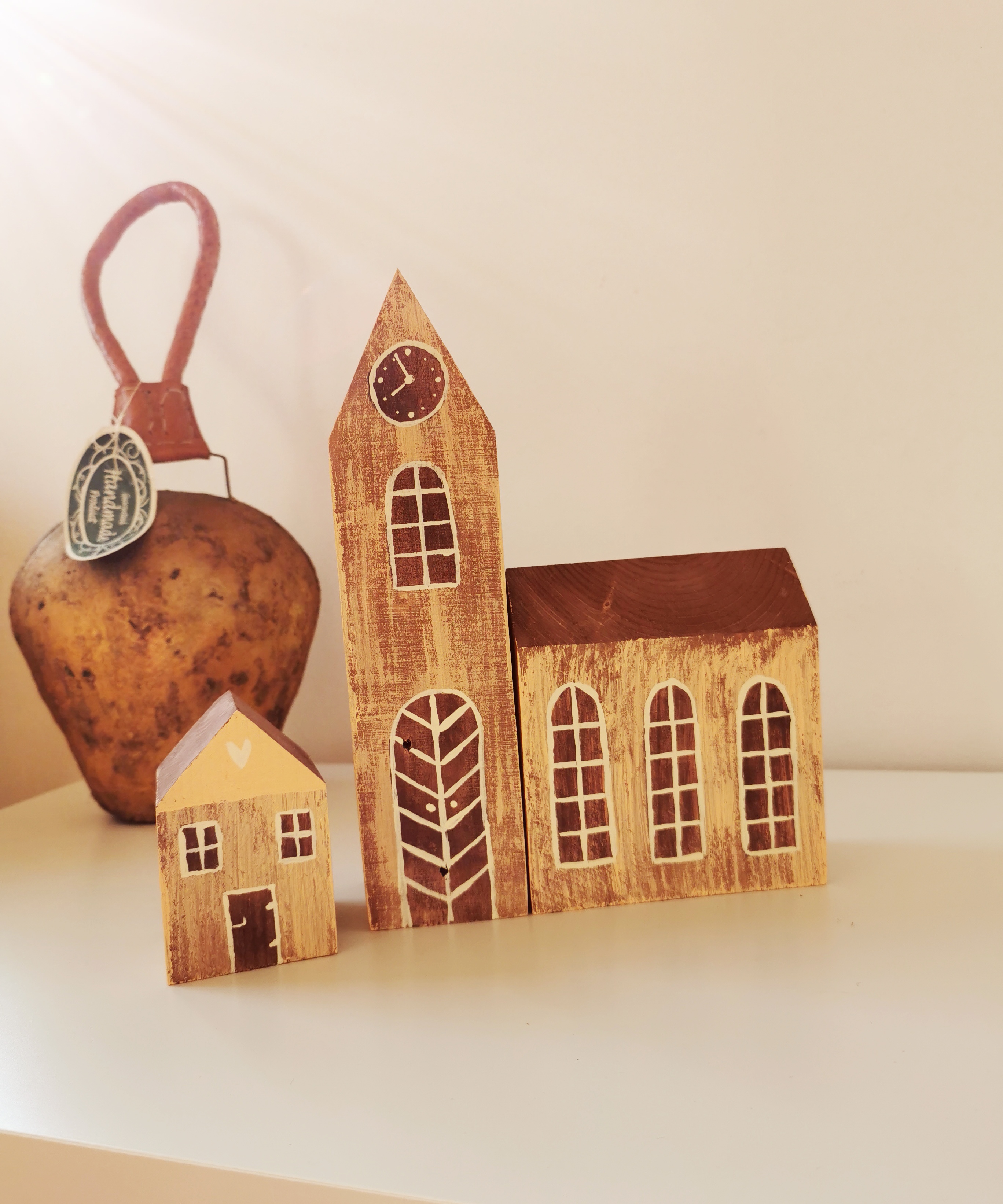 Dekorace dřevěný kostelíček
