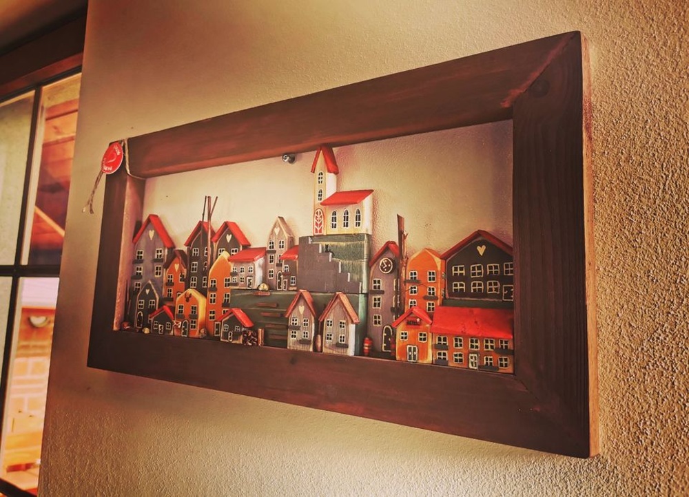 Dekorace dřevěný obraz s městečkem z domků