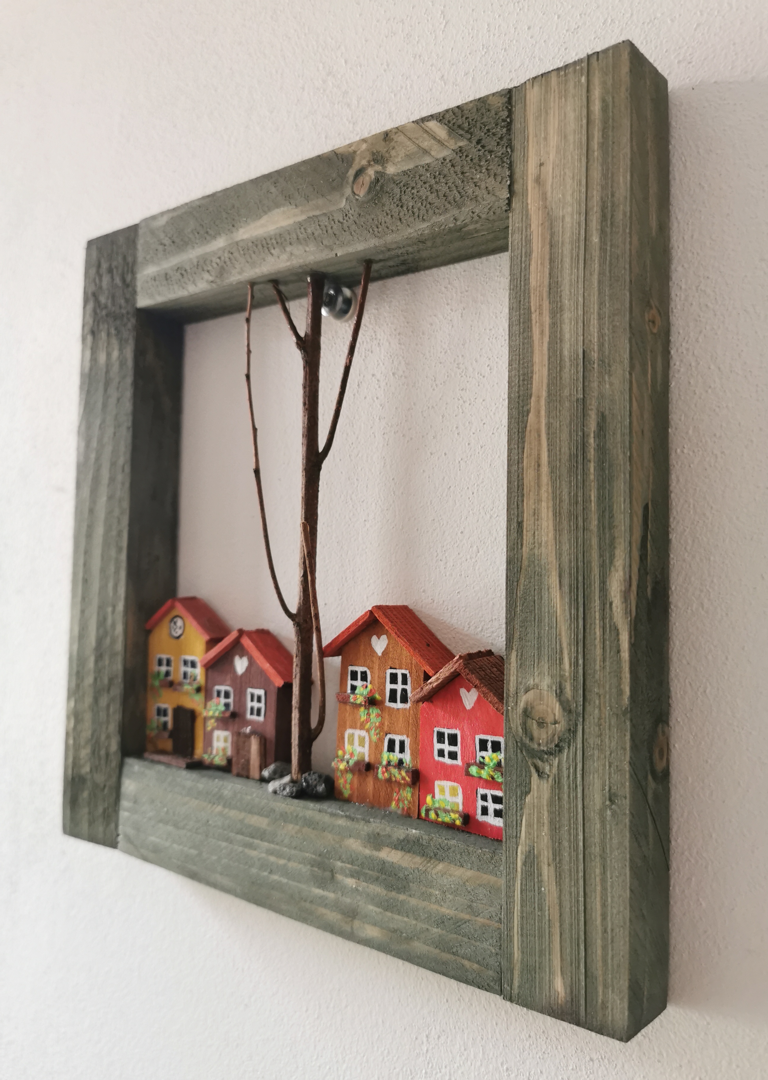 Dřevěný obrázek s domečky