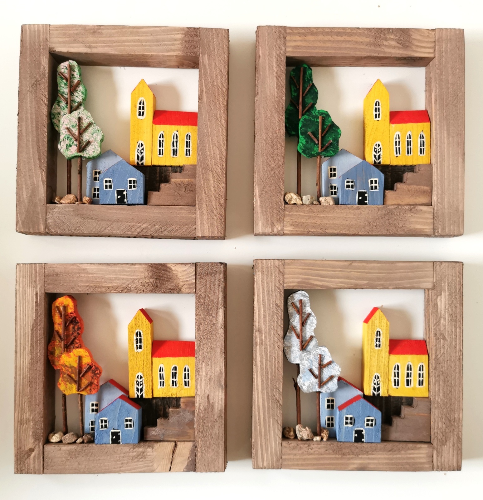 Sada obrázků s domečky - čtyři roční období