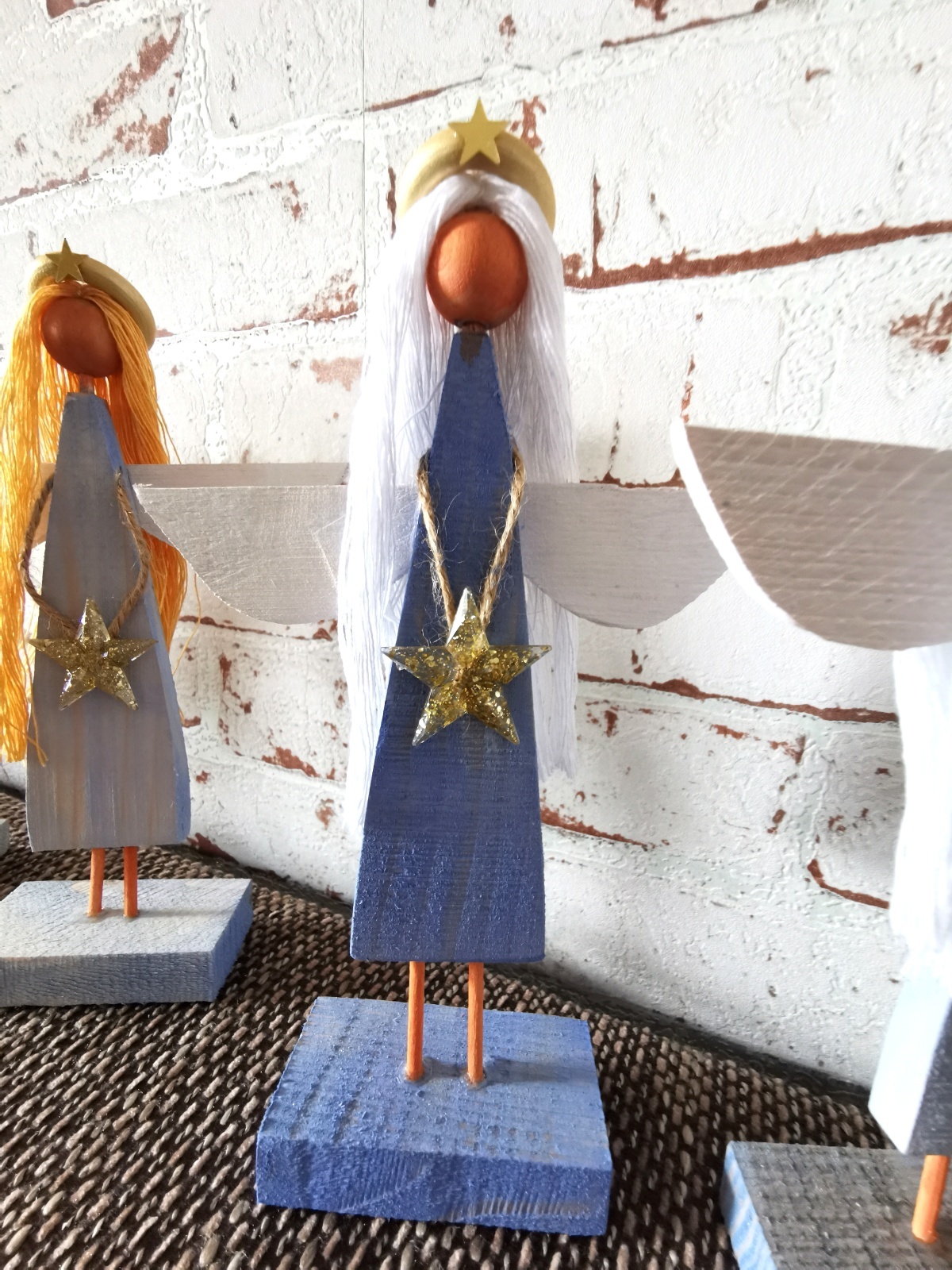 Dřevěná dekorace - Andělská postavička