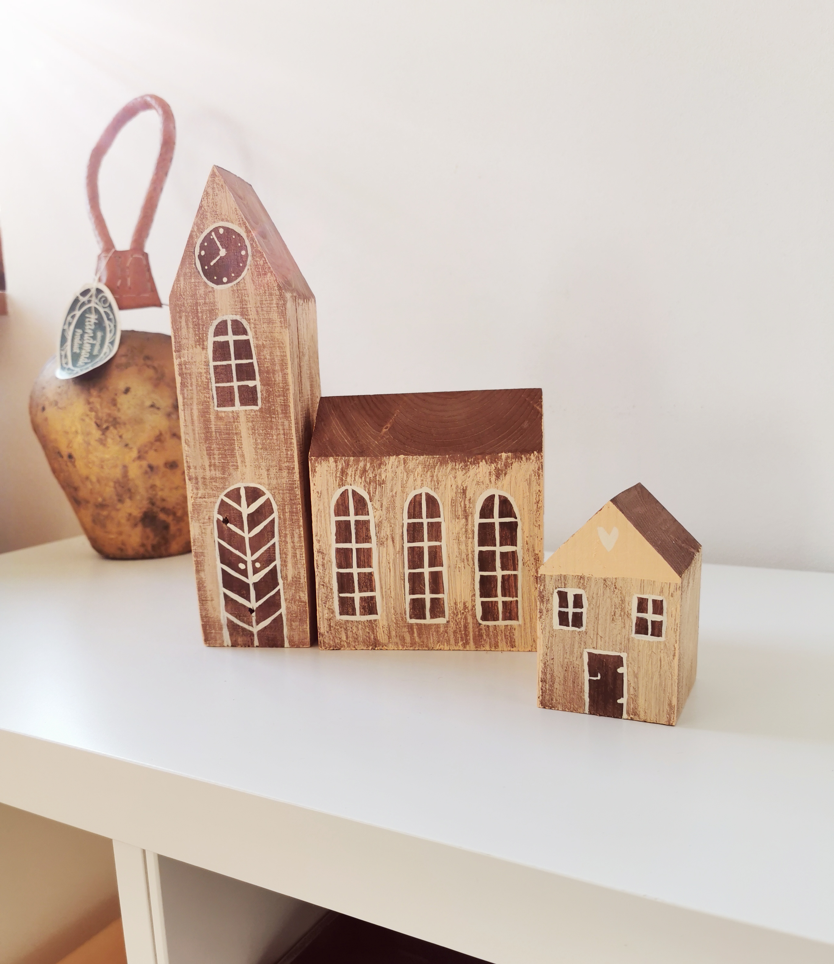 Dekorace dřevěný kostelíček