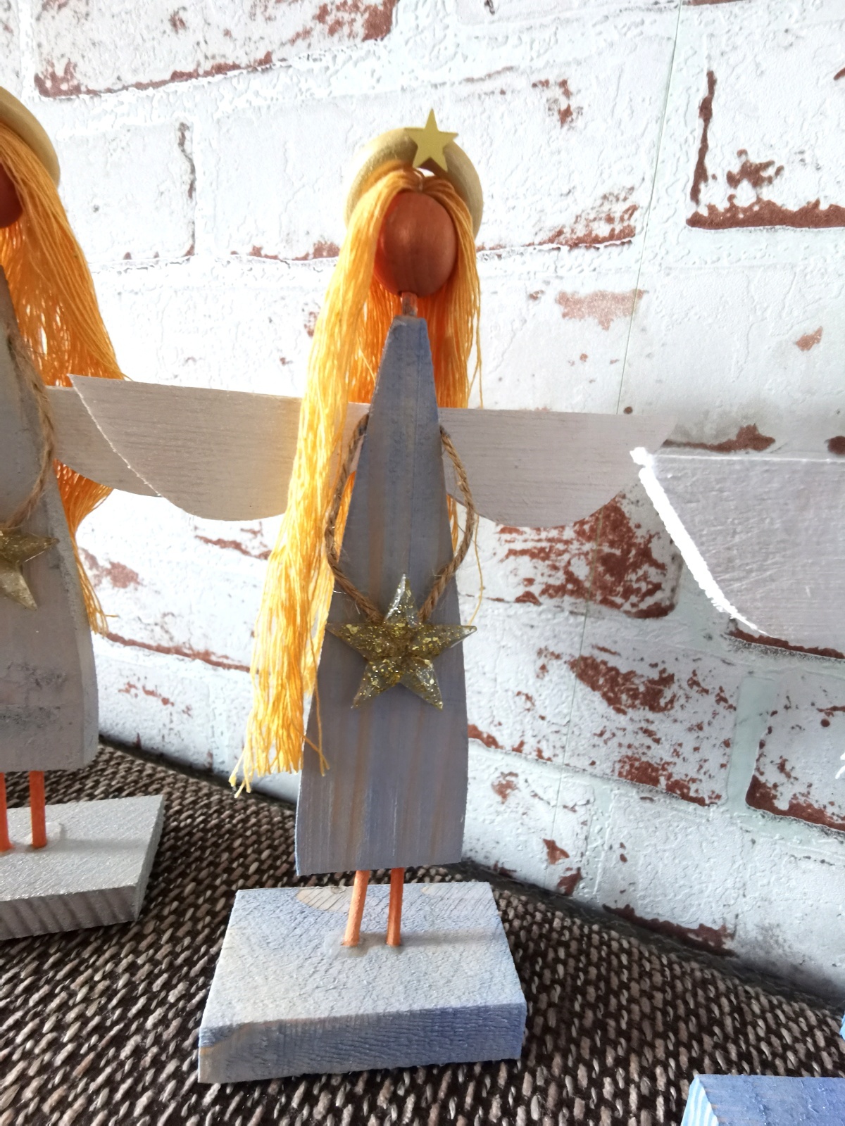 Dřevěná dekorace - Andělská postavička