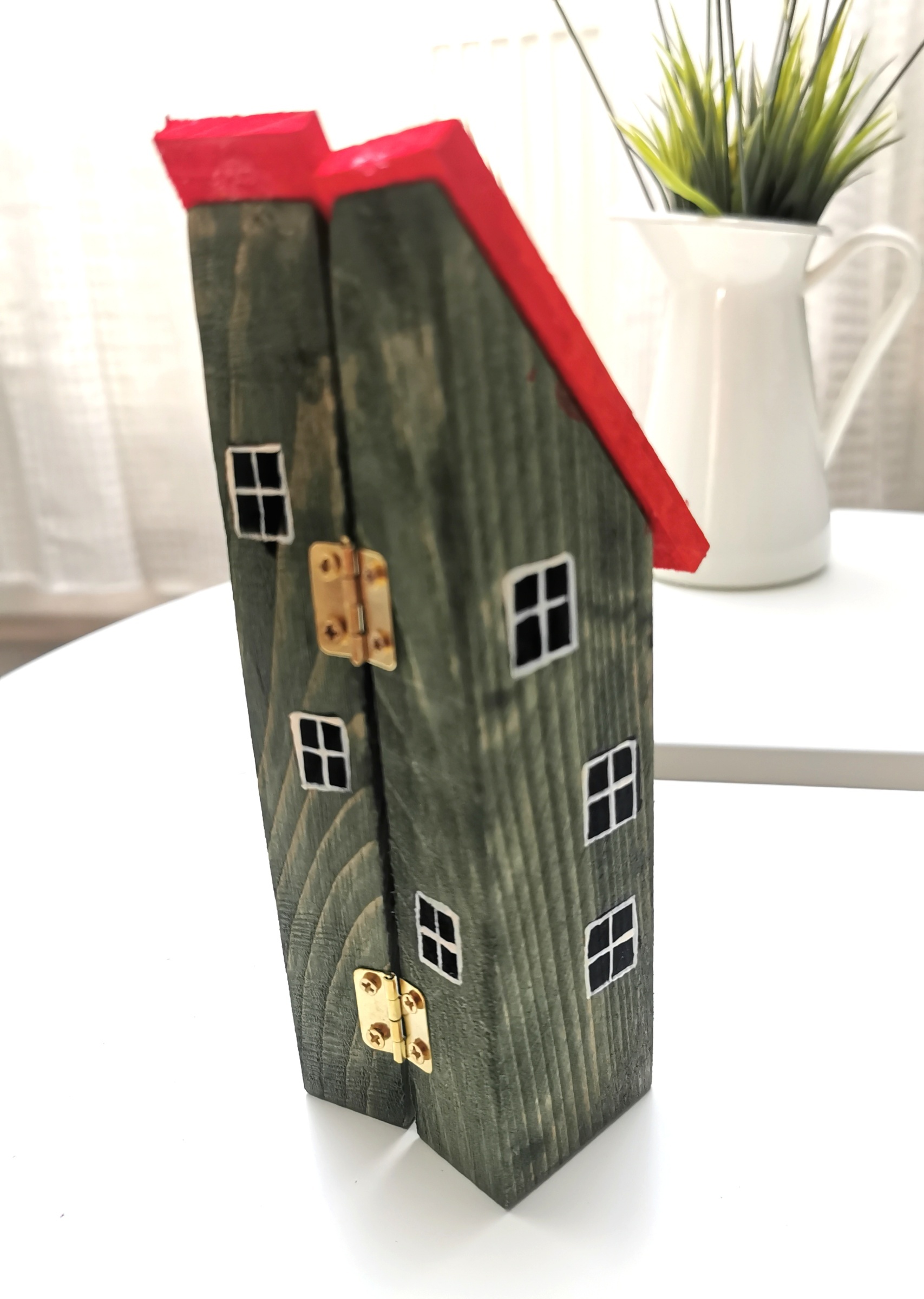 Romantické skládací domečky s červenou střechou