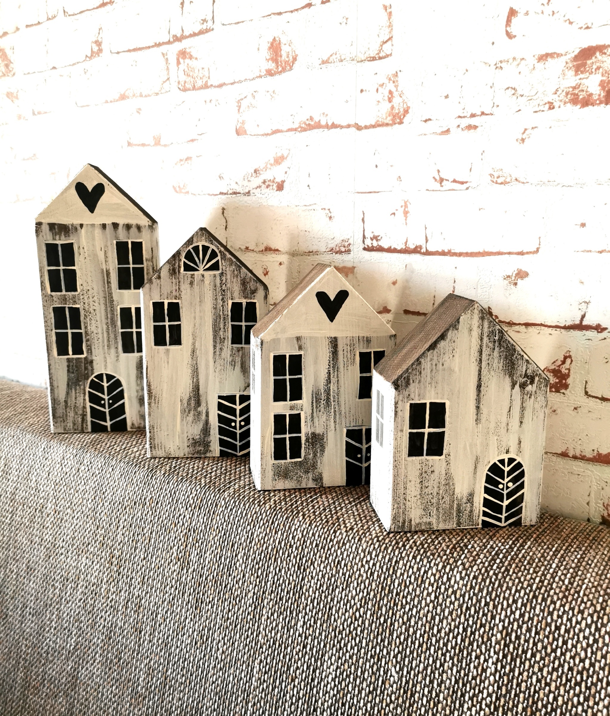 Dřevěné dekorace ve tvaru domečku - MAXI (1kus)