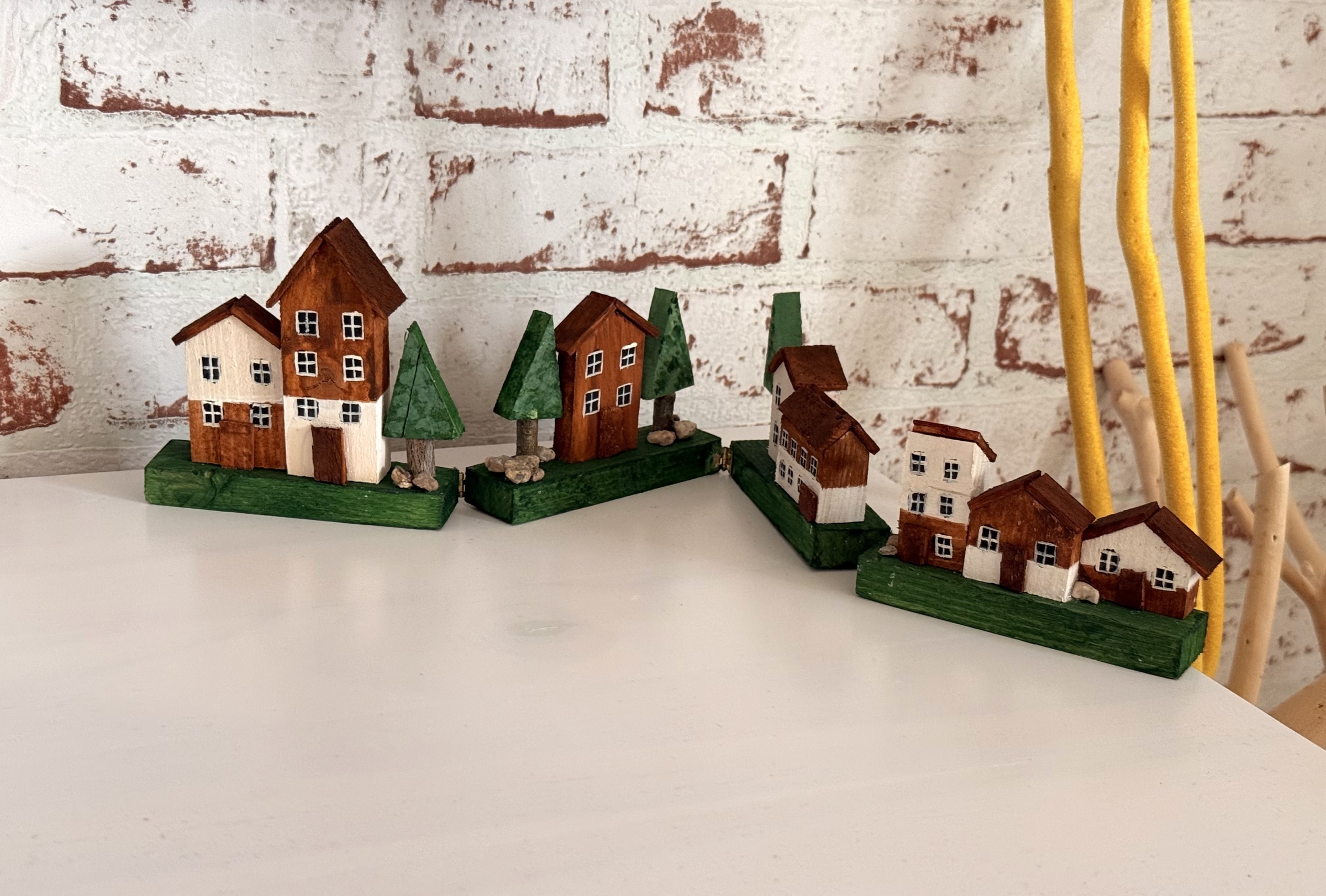 Alpské městečko – skládací dřevěná dekorace s domečky