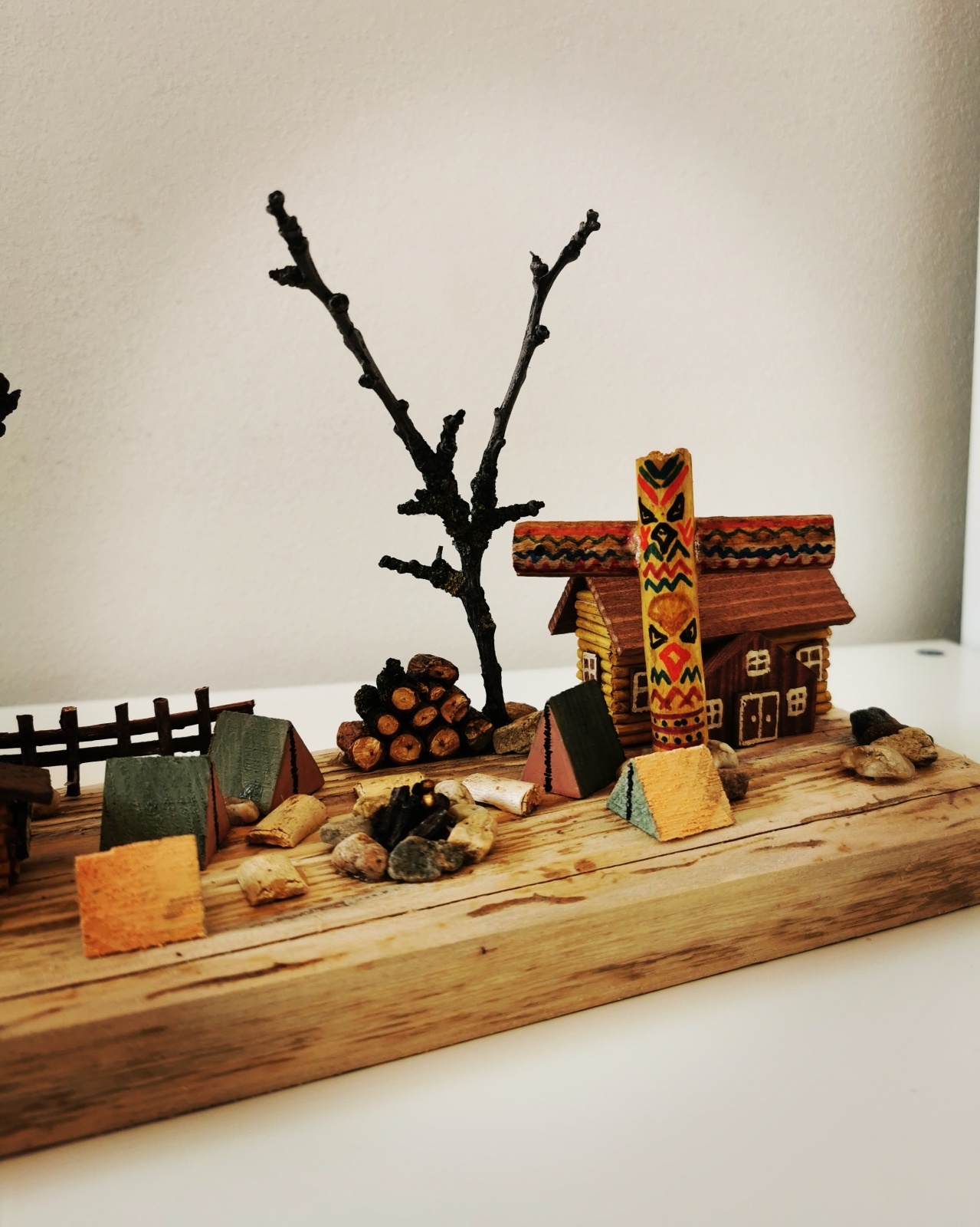 Dekorace ve stylu trampské osady