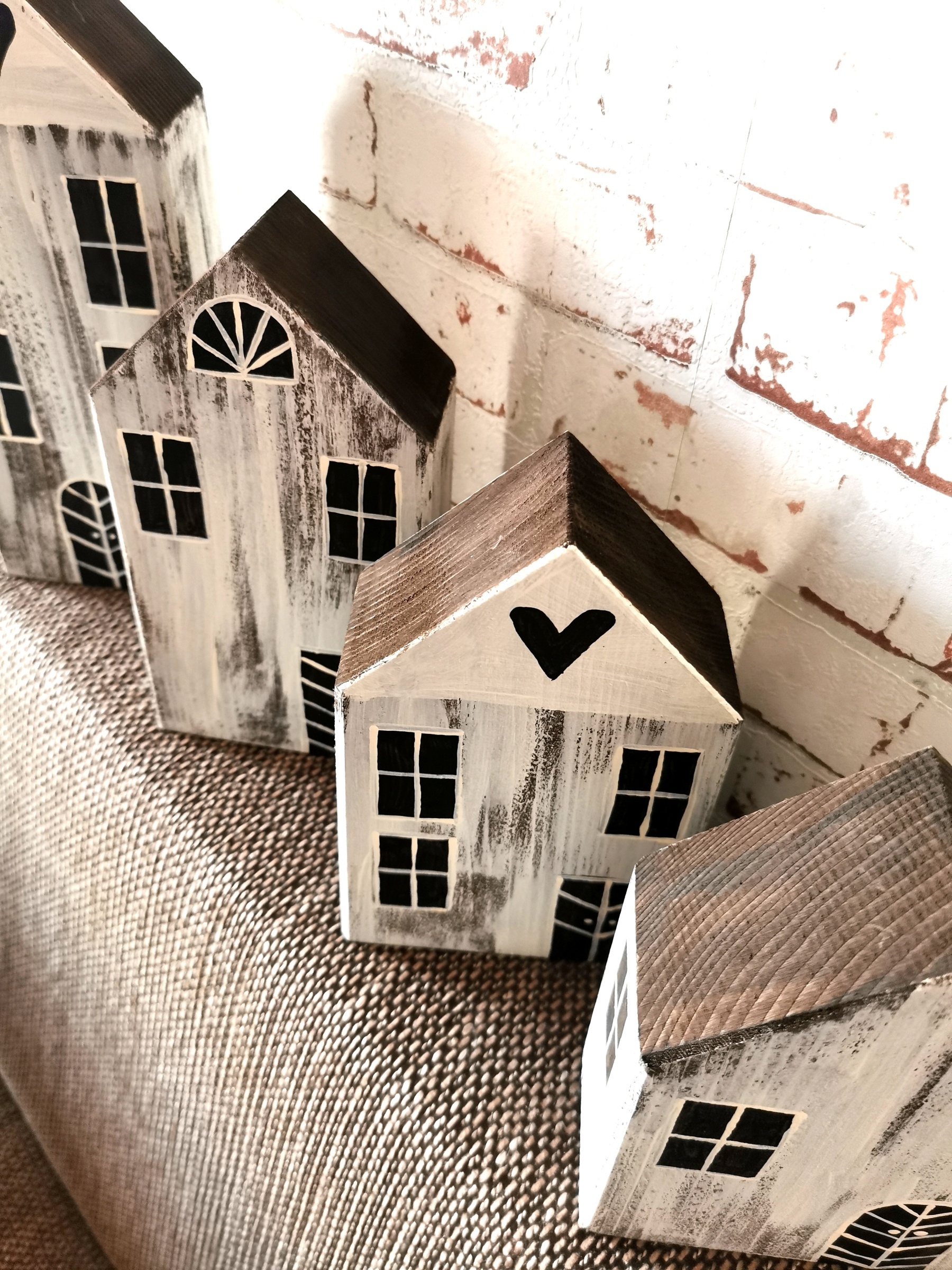 Dřevěné dekorace ve tvaru domečku - MAXI (1kus)