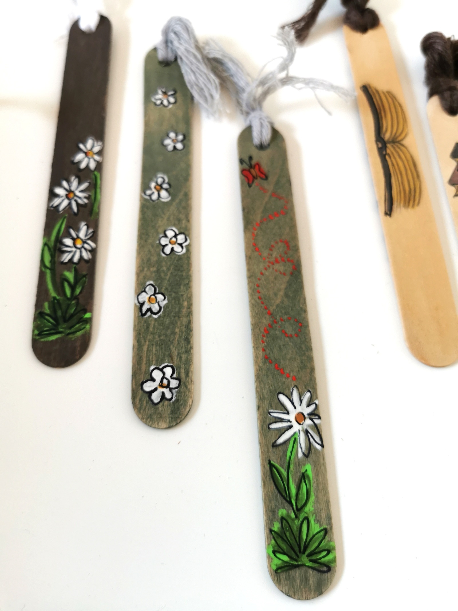 Dřevěná záložka do knihy