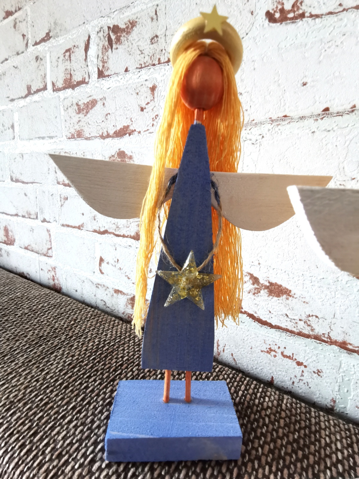 Dřevěná dekorace - Andělská postavička