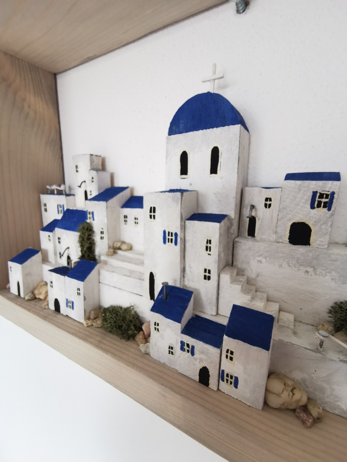 Dřevěný obraz s domečky - Řecká romance