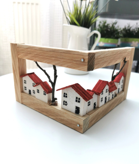 Rohový dřevěný obrázek s domečky