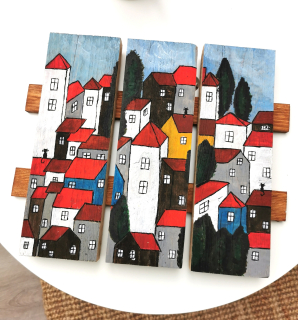 Třídílný dřevěný obraz s barevnými domečky
