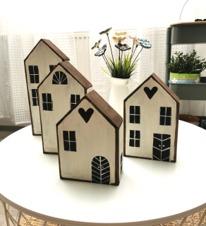 Dřevěné dekorace ve tvaru domečku - MAXI SVĚTLÝ (1kus)