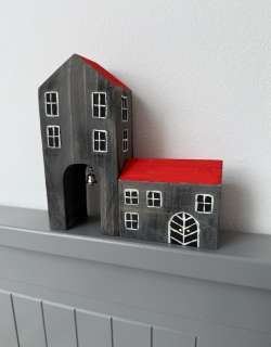 Dřevěný domeček - Venkovský statek se zvonečkem