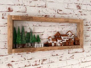 Alpské městečko u lesa – dřevěný obraz v rustikálním rámu