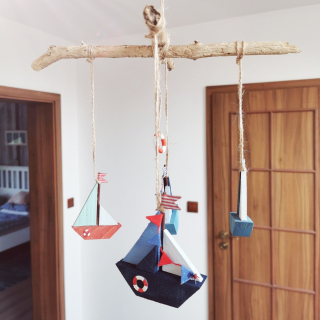 Závěsný kolotoč s loďkami