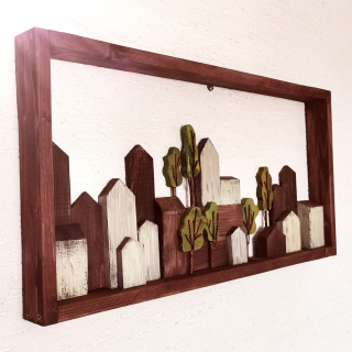 Dřevěný obraz se symbolickými domečky