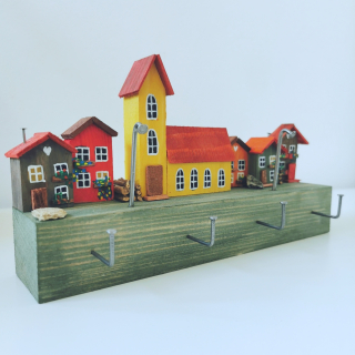 Věšák na klíče s domečky