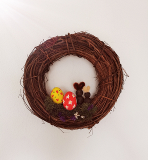 Velikonoční věneček z proutí