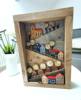 Dřevěný obraz s domečky - Nebeská pouť